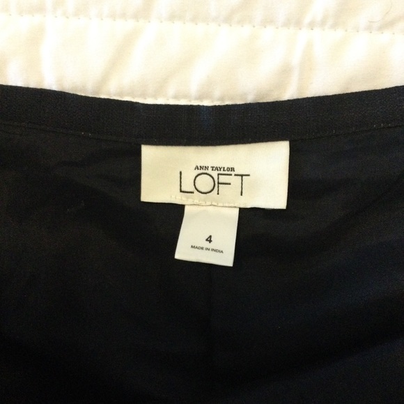 Loft size 4 blue floral skirt - Picture 3 of 5